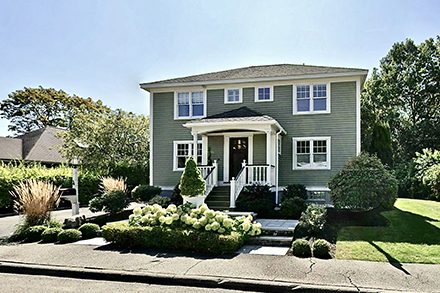 4 Knight Road Manchester, MA 01944