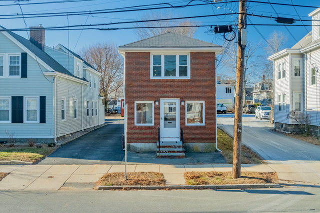 146 Burrill St Swampscott, MA 01907