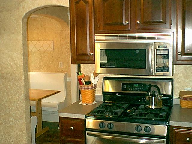 5 Rustic Rd Stoneham, breakfast nook