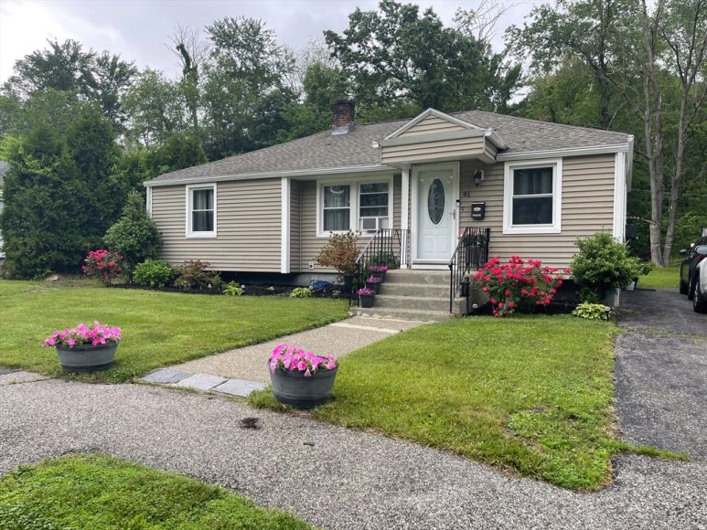 41 Knowles Road Worcester, MA 01602
