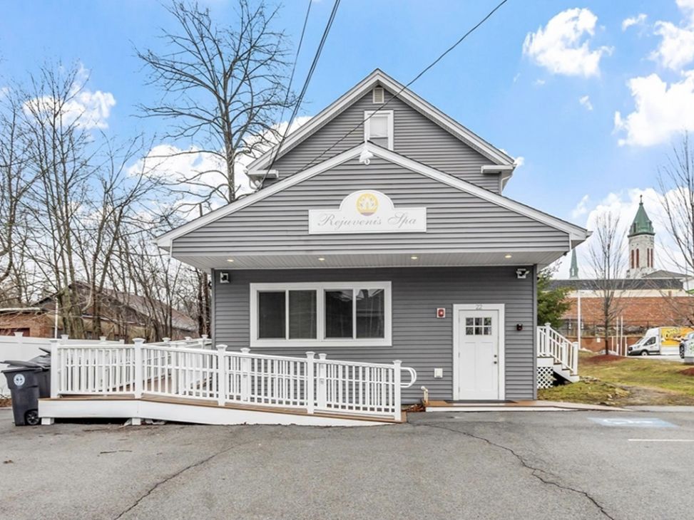 22 Goddard Street Southbridge, MA 01550