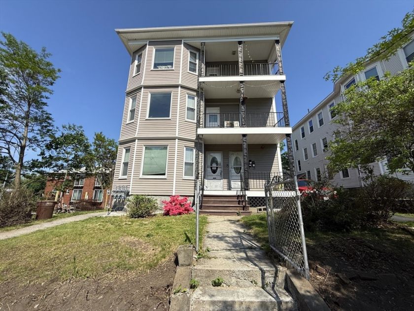 32 Woodbine Street Worcester, MA 01603