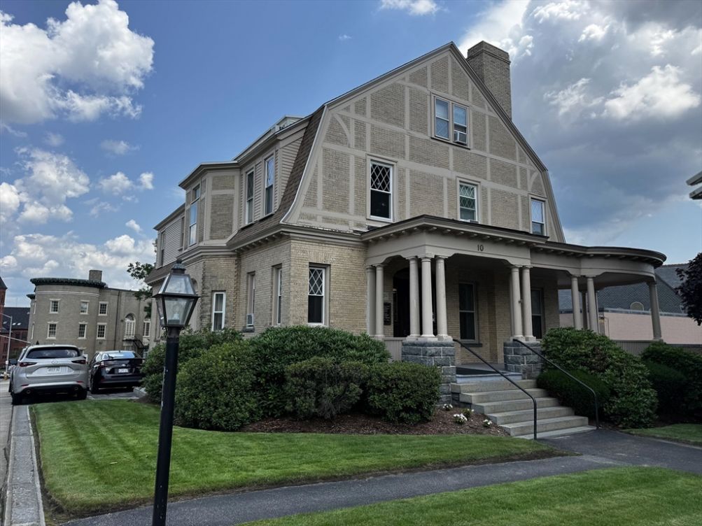 10 Institute Road Worcester, MA 01609