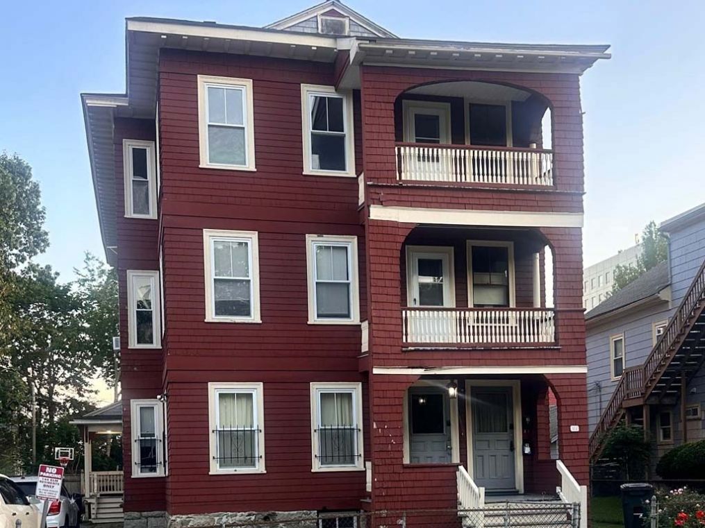 144 Elm Street Worcester, MA 01609