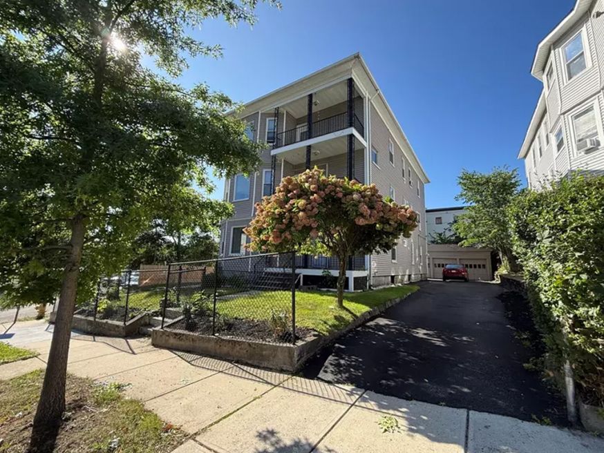 32 Woodbine Street Worcester, MA 01602