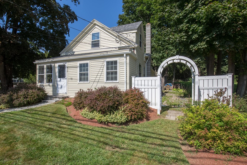 470 Main Street, West Newbury, MA 01985