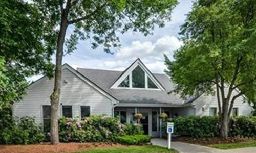 28 Walden Drive Natick, MA 01760 28 Walden Drive Natick, MA 01760