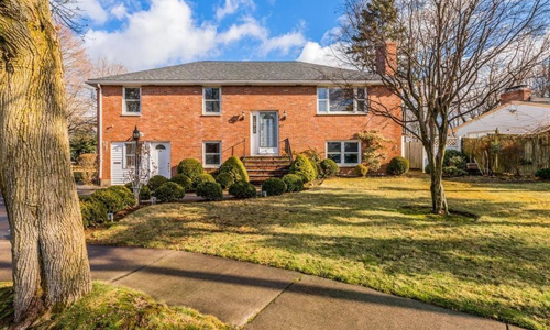 67 Mosman Street Newton, MA 02465 67 Mosman Street Newton, MA 02465