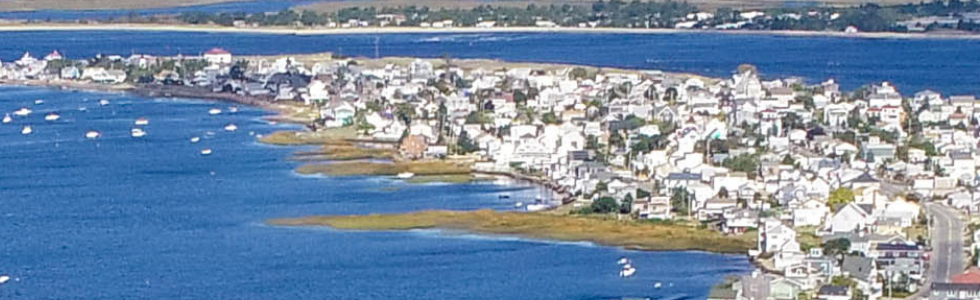 salisbury ma shoreline with lots of cottages