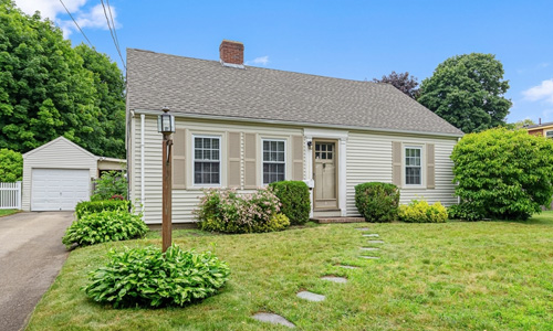 9 Auburn Road Beverly, MA 01915 9 Auburn Road Beverly, MA 01915